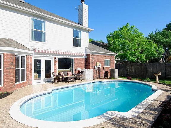 A must see! Beautifully updated 2 story home in Lake Olympia