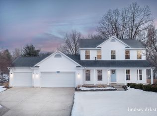 6409 Cannon Farms Dr NE, Rockford, MI 49341