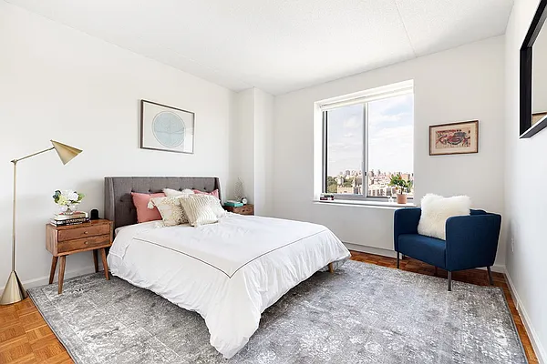 Sold by Compass | media 9