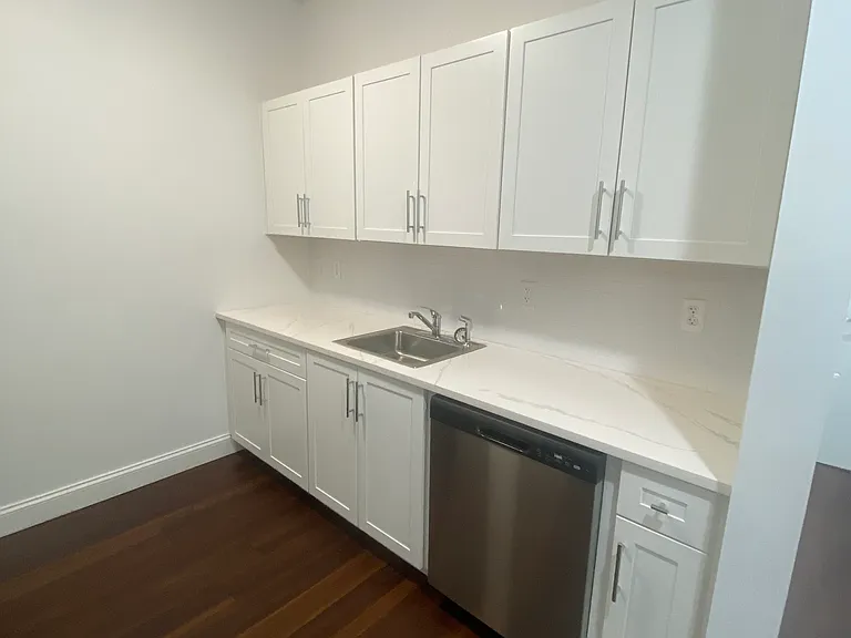 3100 Bergenline Ave #307 — Photo 35