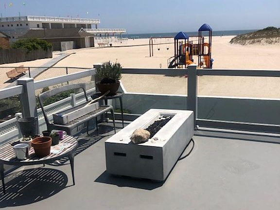 5th image of 2121 Pacific Blvd