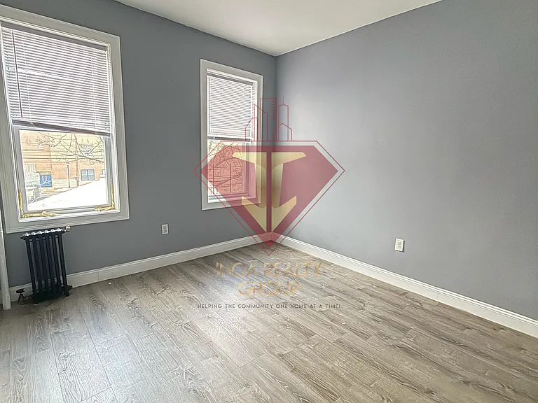 928 21st St #23N — Photo 6
