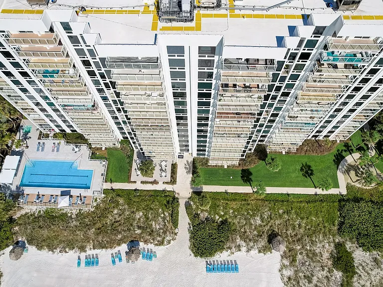 2425 Gulf Of Mexico Dr #14B — Photo 41
