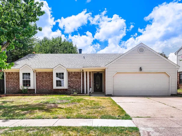 314 Sandlewood Ln, Euless, TX 76039
