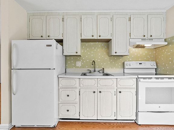 4th image of 180A River St APT 2