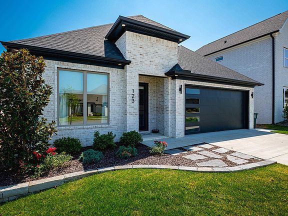 2nd image of 123 Fletcher Ridge Dr