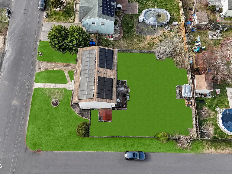 546 George Rd — Photo 12