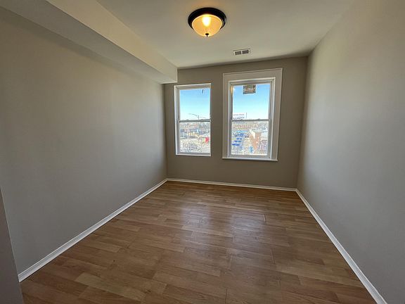 3rd image of 1601 S Lawndale Ave #15777397