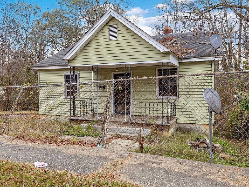 2nd image of 1215 S Bell St