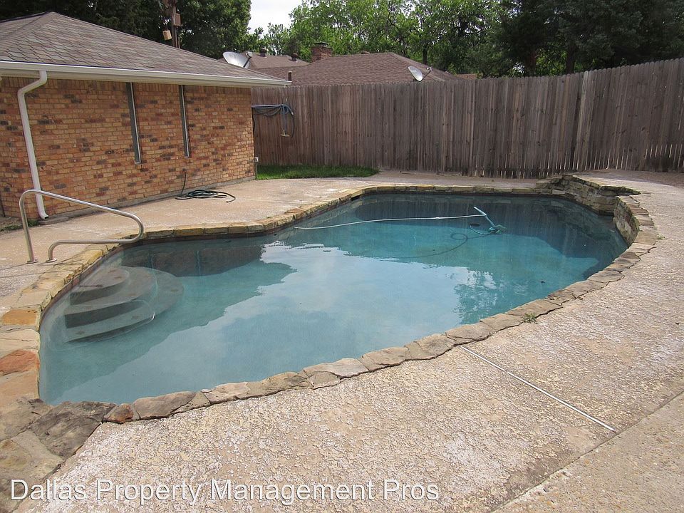 1st image of 532 Bayberry Ln