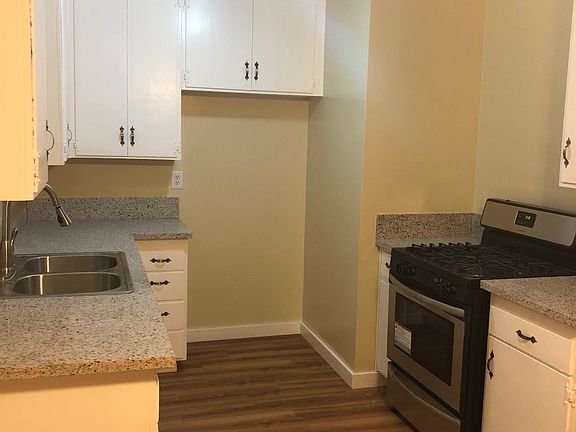 2nd image of 444 N Euclid Ave APT 09