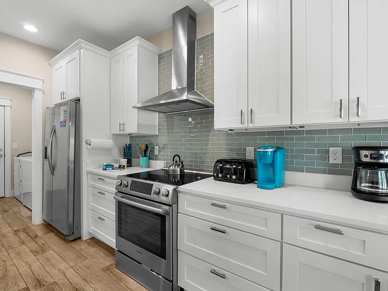 228 Palm Beach Dr — Photo 15