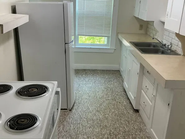 15 Hancock Street, 15 Hancock St, Augusta, ME 04330