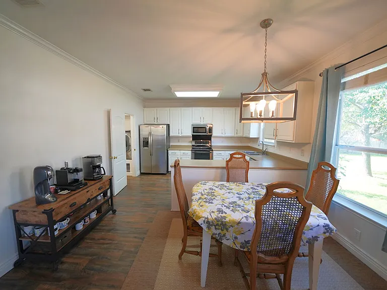 136 Earhart Ln — Photo 18