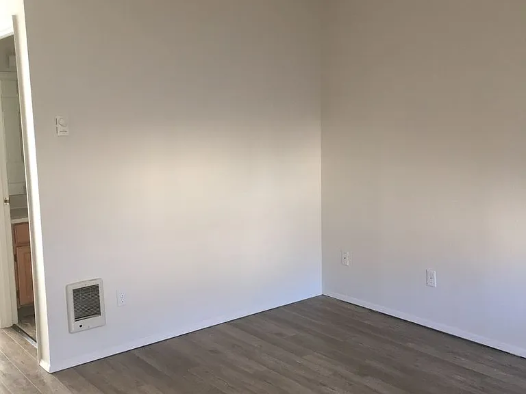 2053 SW Timber Ave — Photo 4