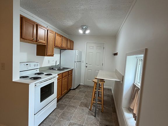 2nd image of 223 W Pierson St #B