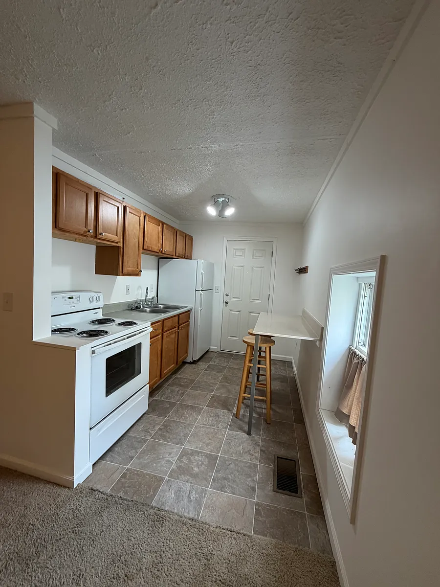 Building Photo - 223 W Pierson St #B
