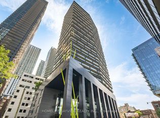 125 Peter St #906, Toronto, ON M5V 0M2