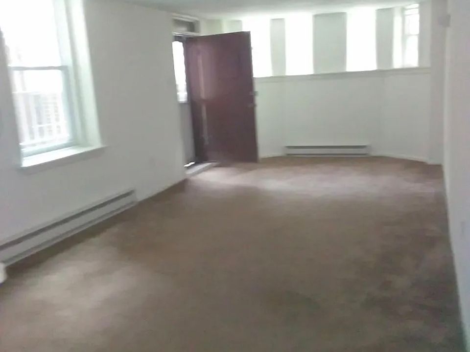2nd image of 1115 Spruce St APT Gb