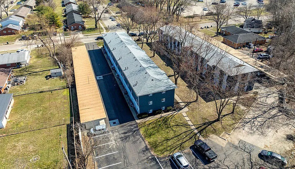 Building Photo 5