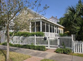 810 15th St, Galveston, TX 77550