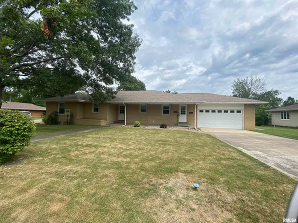 526 W Euclid Ave, Lewistown, IL 61542