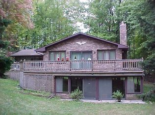 9273 W Circle Dr, Stanwood, MI 49346