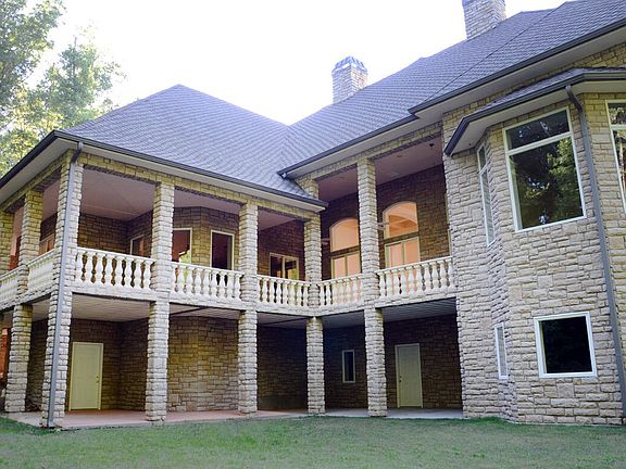 5th image of 25 Oak Forest Dr