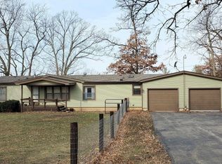 598 S Red Oak Ln, Chana, IL 61015