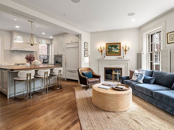 3rd image of 4 W Hill Pl #4
