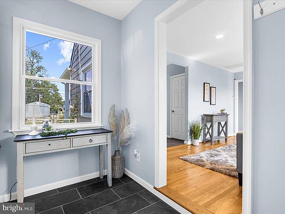 3rd image of 3119 Yorkway