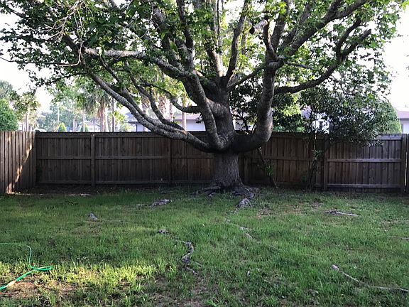 FENCED REAR YARD