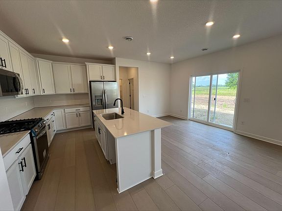 5th image of 7660 Lotus Ln