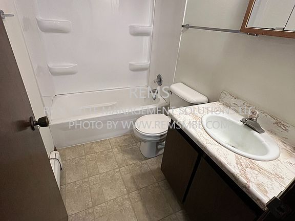 4th image of 1120 Grand Ave #4