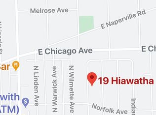 19 Hiawatha Dr, Clarendon Hills, IL 60514