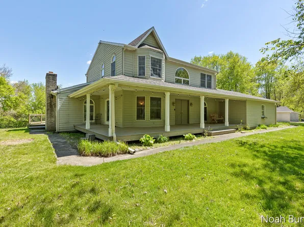 4689 8th St, Caledonia, MI 49316