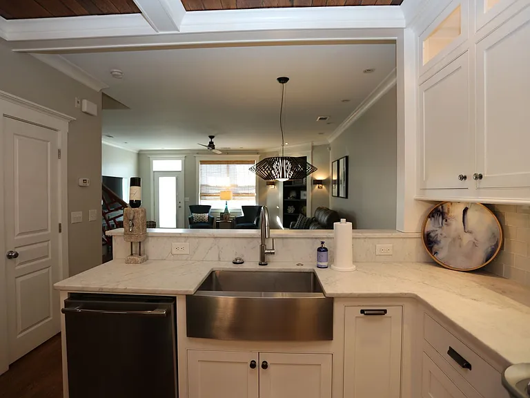 219 Lake View Dr — Photo 6