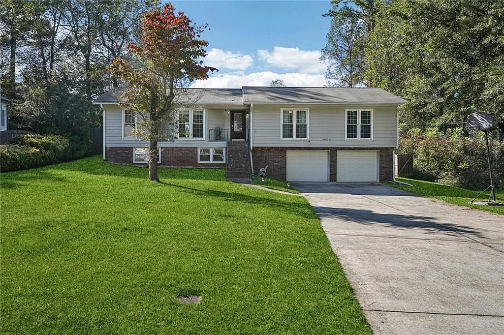 Updated 3BR/2BA in East Cobb, Fenced Yard, Kell High District, $2350/Month — Photo 1