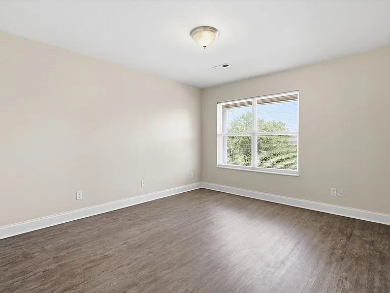 2430 Hallerins Ct — Photo 7