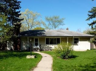 2835 Merrill St, Roseville, MN 55113