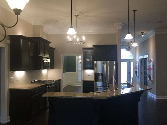 5th image of 109 Canyon Dr