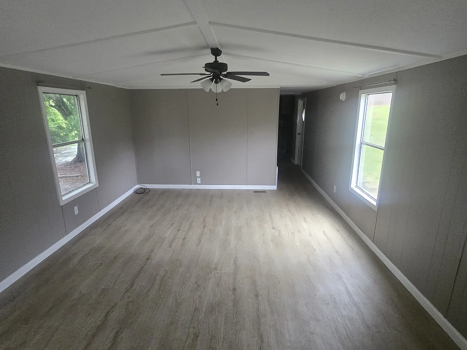 2 bed, $1,000 — Photo 1