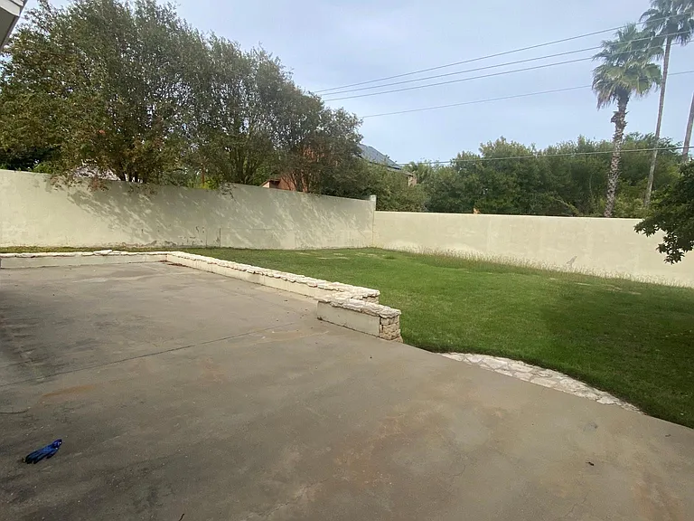 407 Jordan Dr — Photo 33