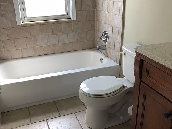 5th image of 1521 Goddard St