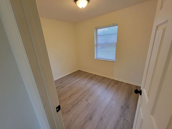 4th image of 417 McGoodwin Ave #417