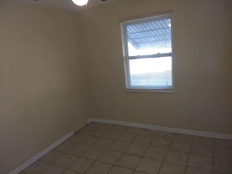 2048 Druid Rd E — Photo 3