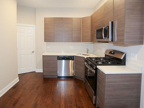 4th image of 2943 W Diversey Ave #1EAST