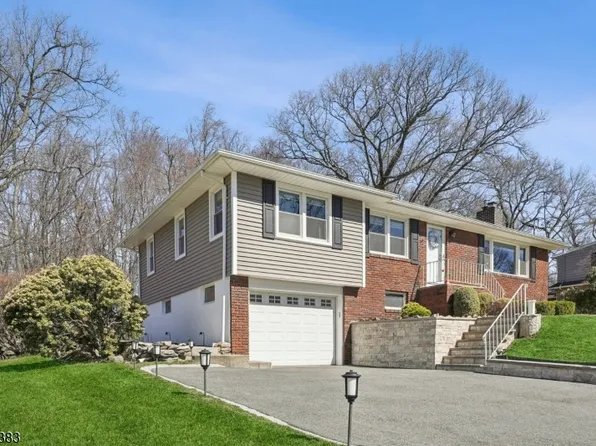 53 Grandview Dr, North Haledon Boro, NJ 07508