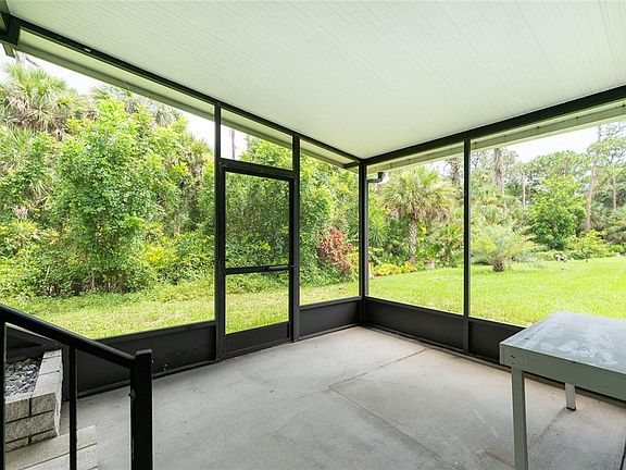 5th image of 821 Seabrooke Dr