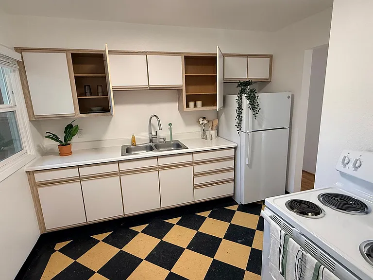 The Waverleigh Apartments — Photo 14